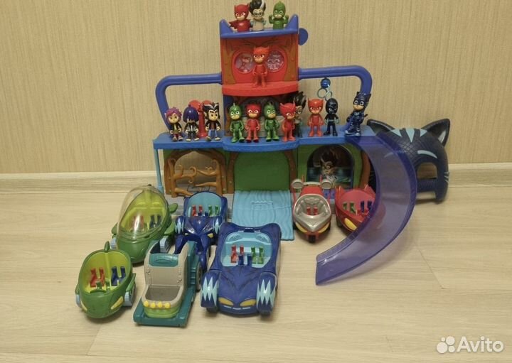 Герои в масках и штаб