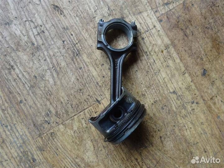 Поршень с шатуном Ford Mondeo I 1993-1996