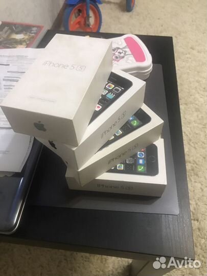 Коробки от айфонов 5s