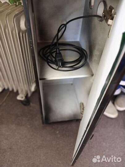 Маникюрный стол бу