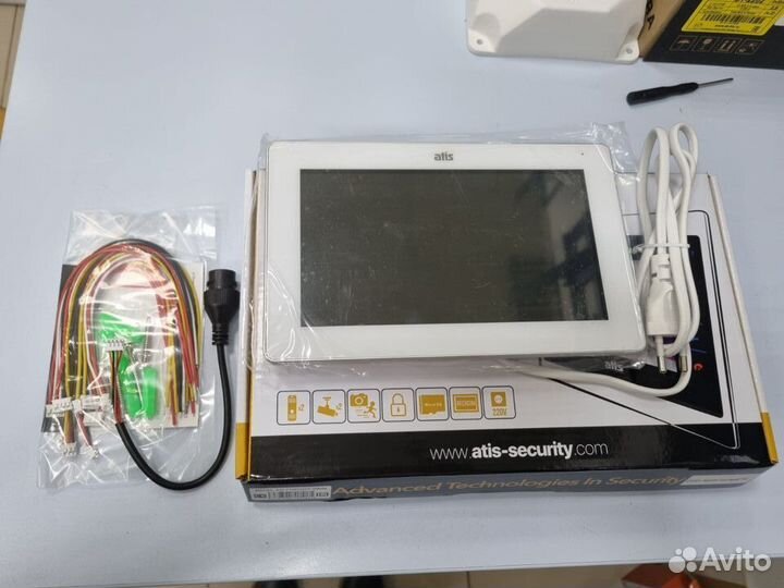 Видеодомофон Atis 7
