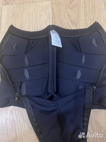 Шорты защитные для фигурного катания