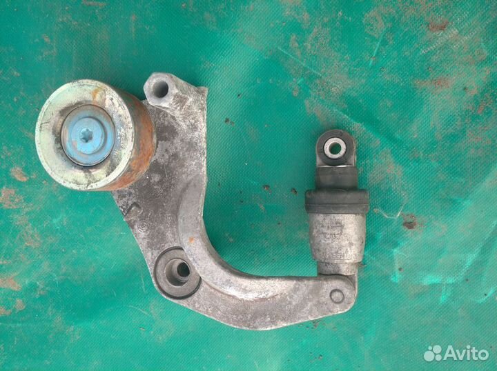 Натяжитель ремня хонда R18A