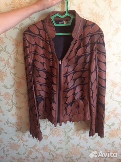 Осенняя куртка коричнегого цвета 38-й размер
