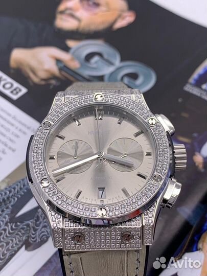 Универсальные часы