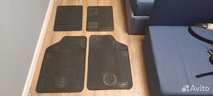 Автомобильные коврики универсальные б/у