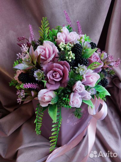 Букет из мыла: розы с ежевикой