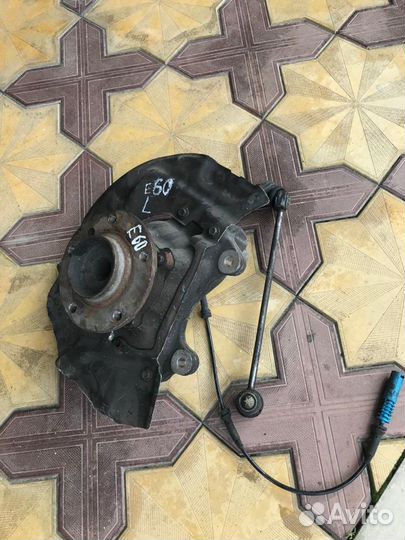 Поворотный кулак Бмв E60