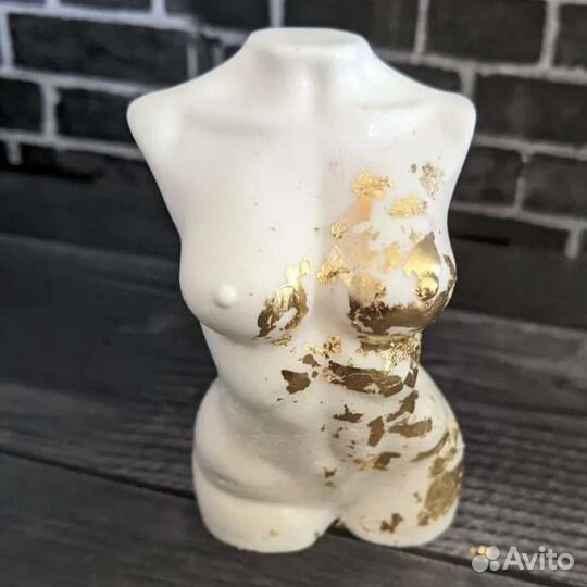 Мыльные силуэты мужчины и женщины