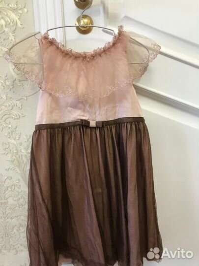 Платье нарядное на 6-7 лет