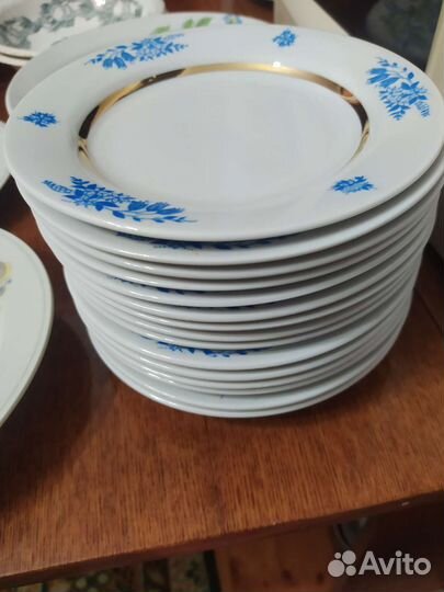 Тарелки и столовые наборы