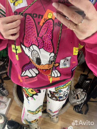 Яркий свитшот женский