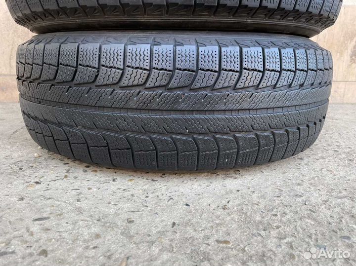 Michelin Latitude X-Ice 215/70 R16 100T