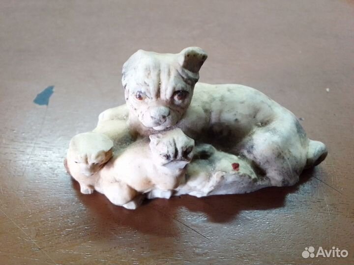 Мраморная статуэтка