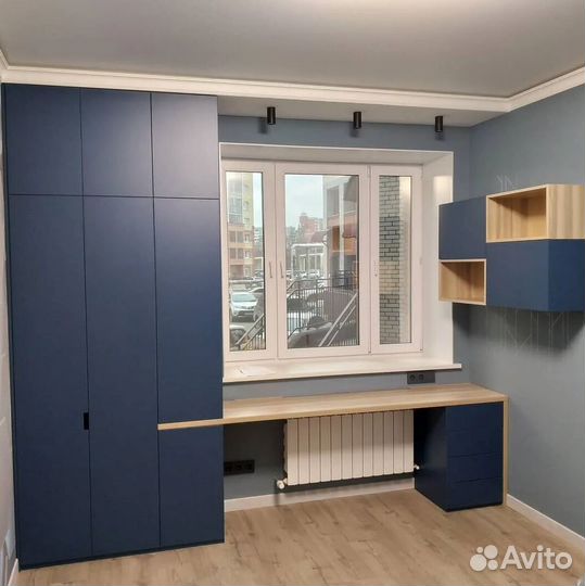 Детский письменный стол