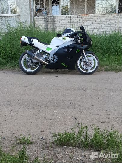 Мотоцикл Kawasaki zxr 400L