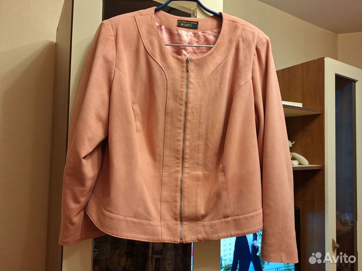 Личные вещи женские костюм