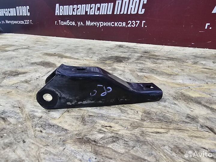 Кронштейн опоры двигателя Volkswagen Polo