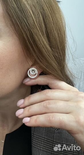 Серьги Chopard Happy Diamond 837108-1001