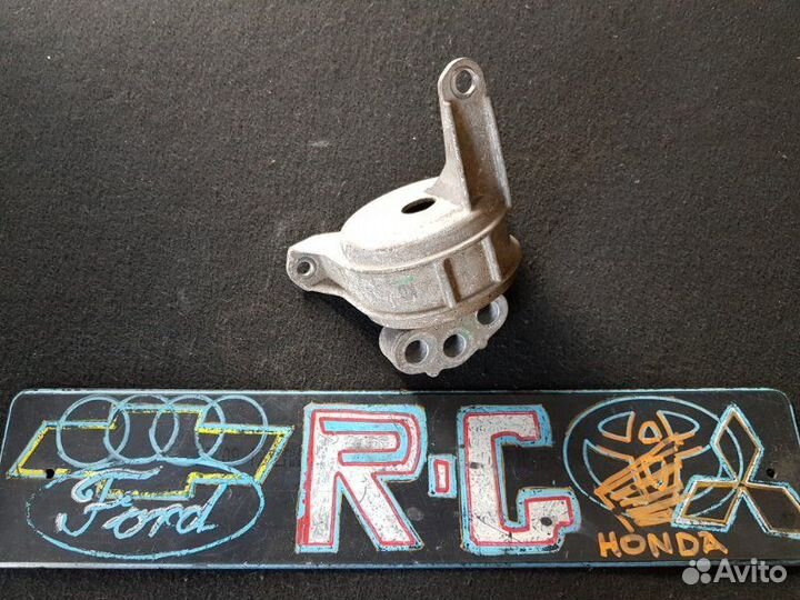 Опора двигателя правая Opel Astra H хэтчбек Z16XER