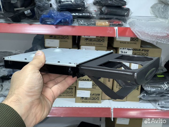 Выдвижной подстаканник Приора