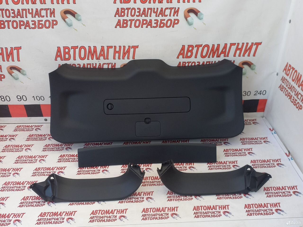 Обшивка крышки багажника Voyah Free