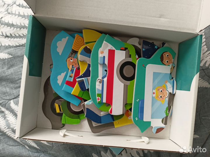 Игрушки, книжки, пазлы для детей малышей