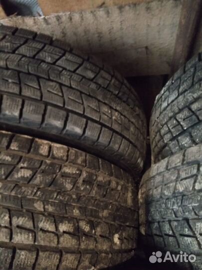 Dunlop Winter Maxx SJ8 245/70 R16