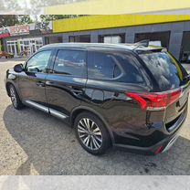 Mitsubishi Outlander 2.0 CVT, 2019, 79 000 км, с пробегом, цена 2 300 000 руб.