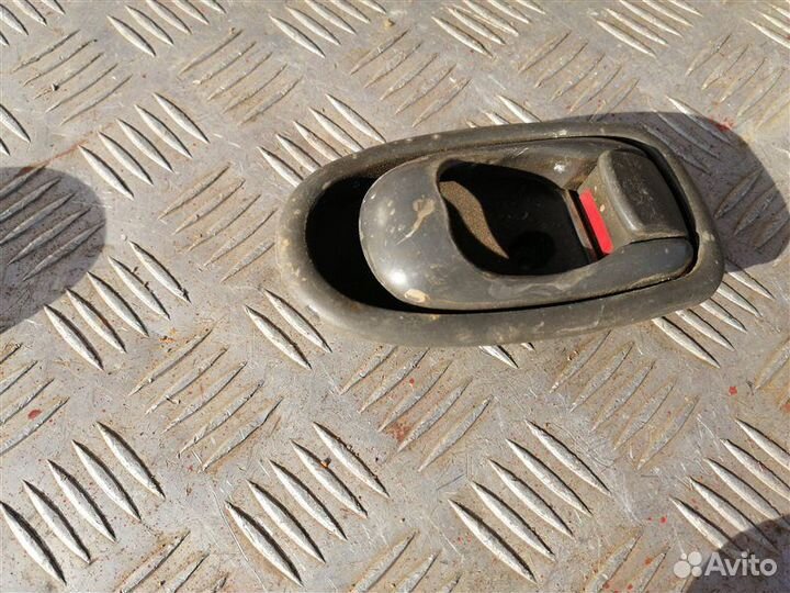 Ручка двери внутренняя Kia Spectra LD S6D 2009