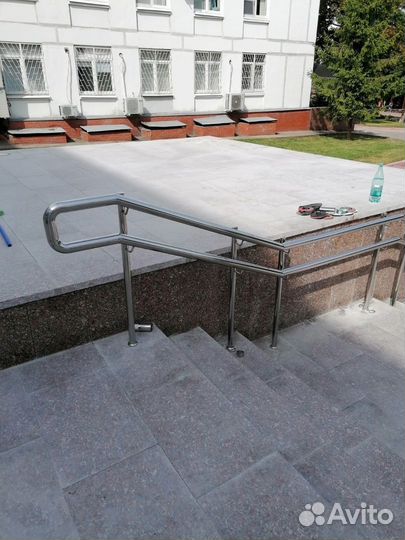 Поручни для лестниц