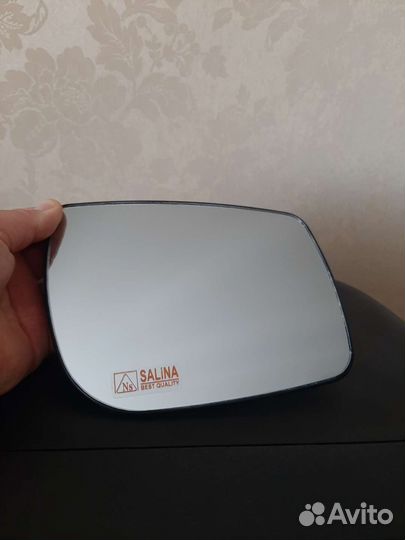 Боковое зеркало