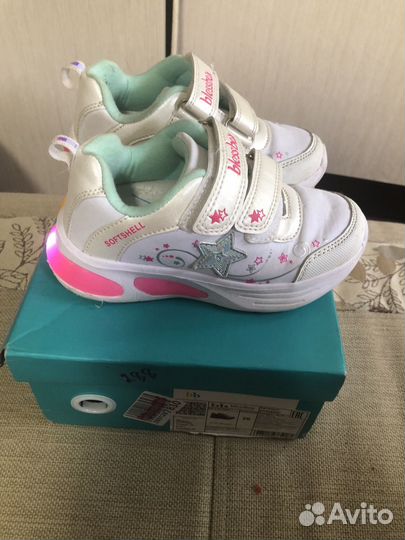 Кроссовки для девочки