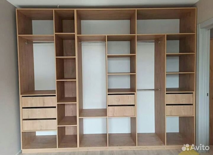 Шкаф в комнату