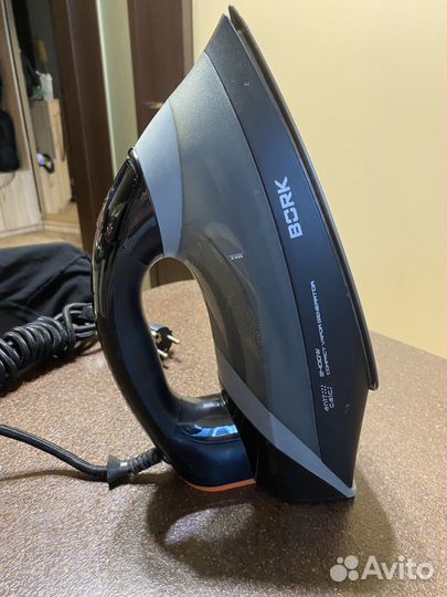 Продам утюг Bork i604