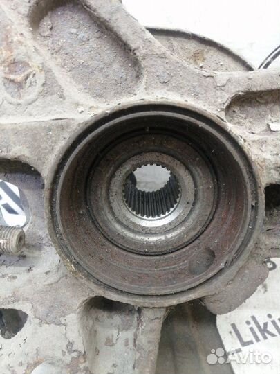 Поворотный кулак передний правый Mercedes Ml W163