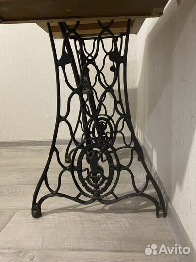 Станина чугунная от швейной машины singer Singer