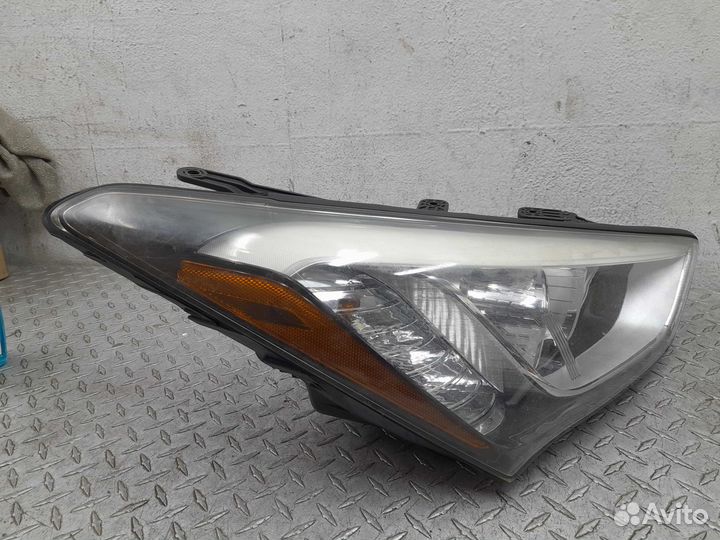 Фара правая Hyundai Santa Fe