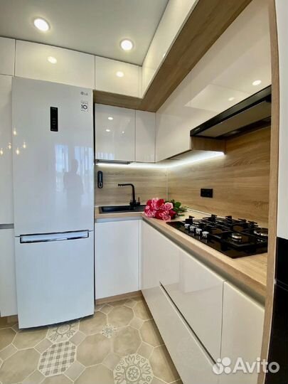 П образная кухня на заказ. Фабрика