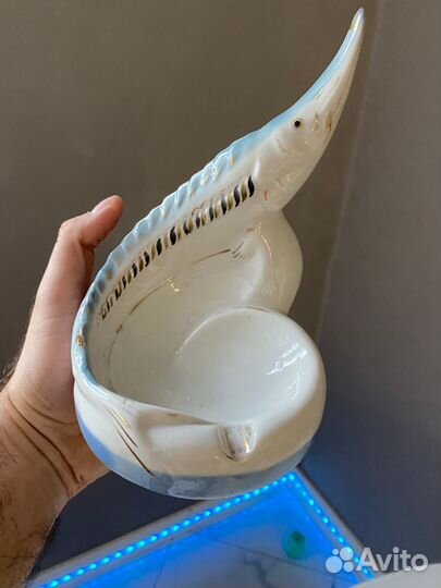 Фарфоровая статуэтка пепельница 