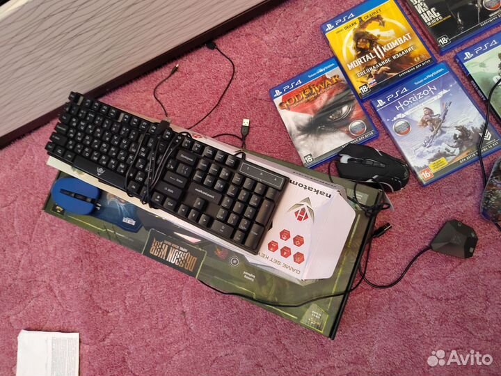 Игровая приставка ps4 pro