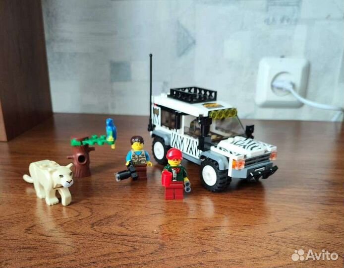 Конструктор lego City 60267 Внедорожник для сафари