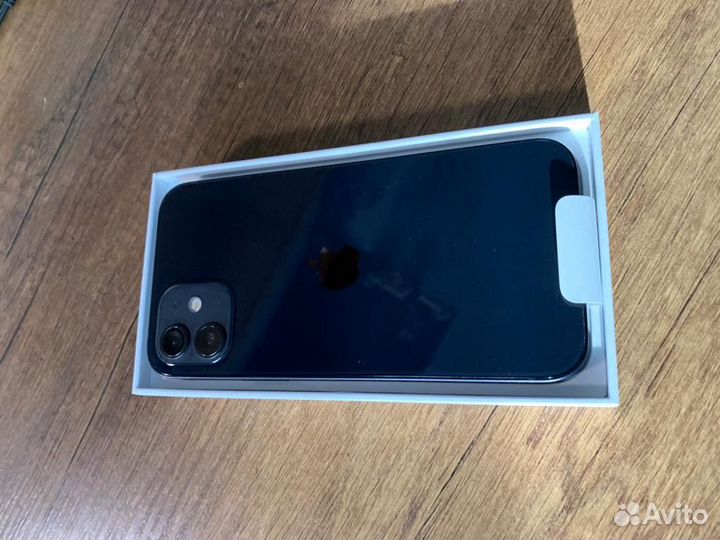 Телефон iPhone 12