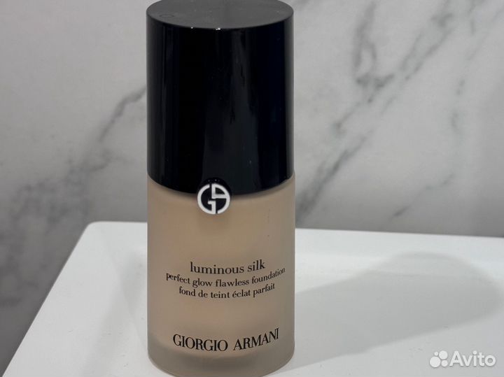 Тональный крем giorgio armani luminous silk 3