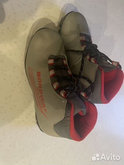 Лыжные ботинки