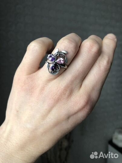 Серебряное кольцо новое