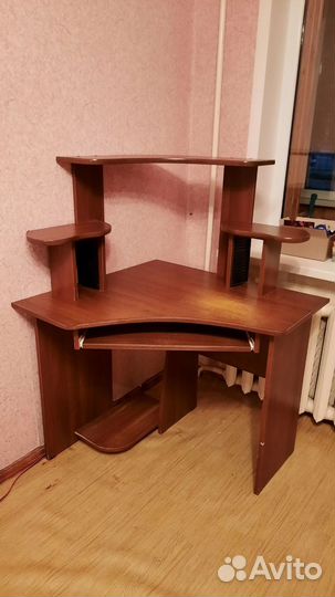 Компьютерный стол