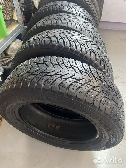 Nokian Tyres WR 215/65 R17