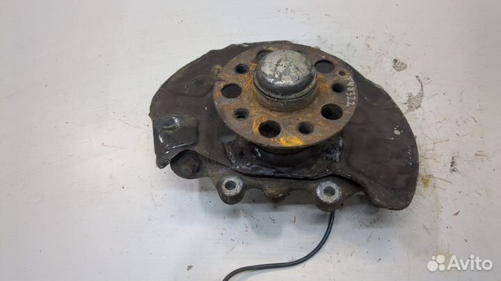 Ступица (кулак, цапфа) левая передняя Mercedes E W212