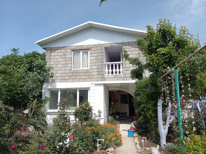 Комната 40 м² в 2-к., 2/2 эт.